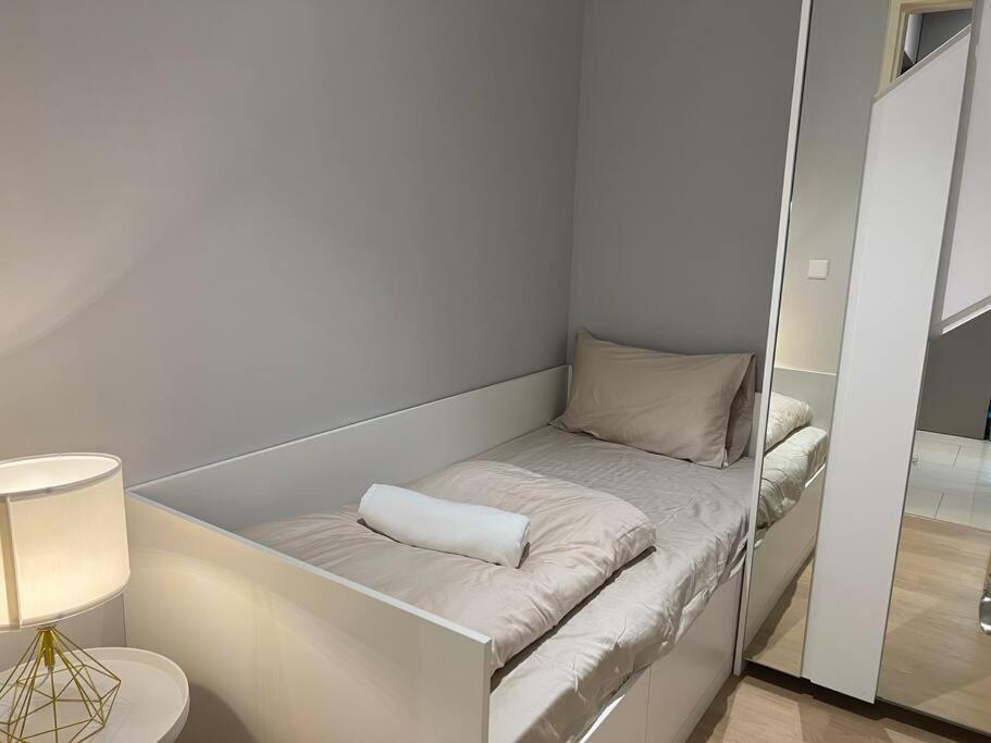 Apartment Hill10 Residence, I-city *