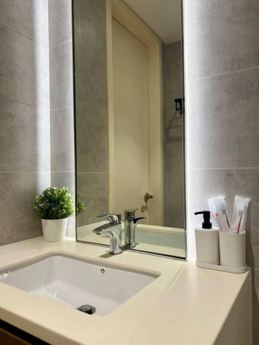 Hill10 Residence, I-city Apartment *